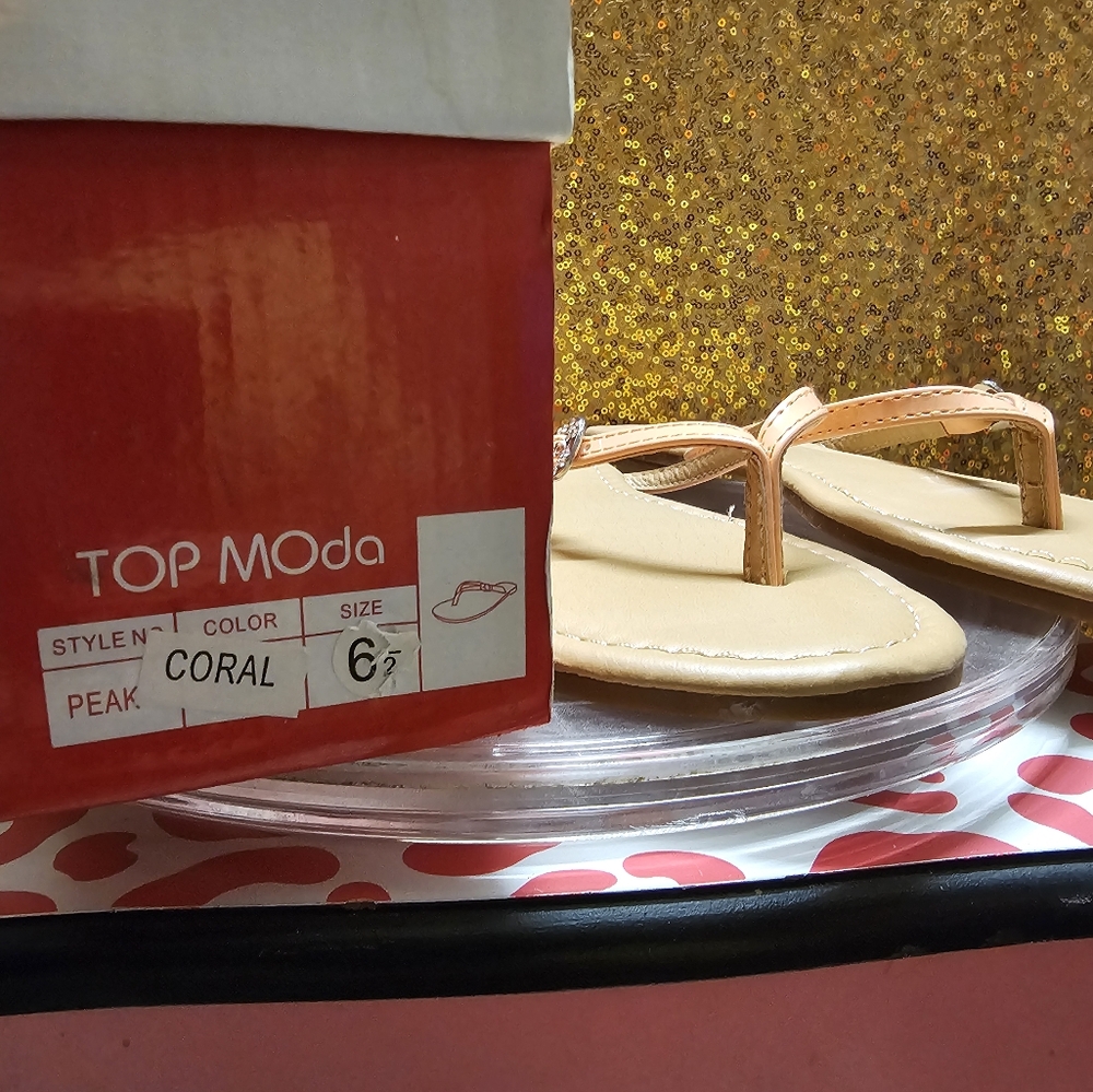 New W/ box PEAK-5 Coral TOP MODA flip flops sandals rhinestone Beachy casual